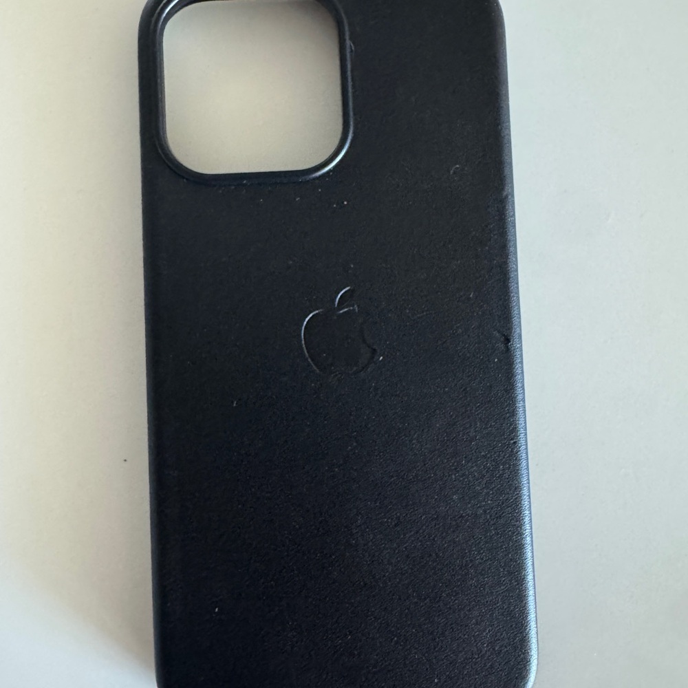 Apple Black iPhone Case Sleek Design with Protective Lip